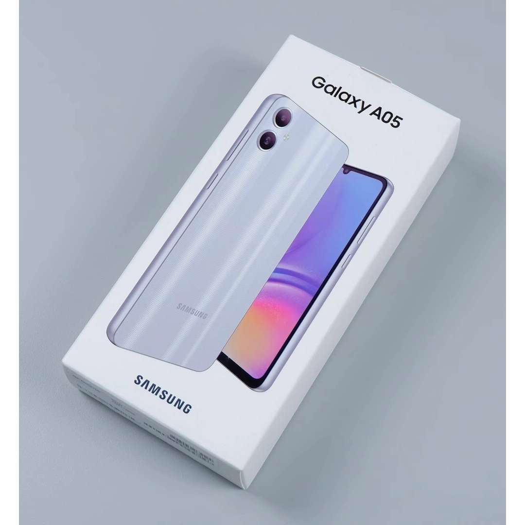 گوشی موبایل سامسونگ مدل Galaxy A05 دو سیم کارت ظرفیت 64 گیگابایت و رم 4 گیگابایت به همراه شارژر سامسونگ - سبز روشن